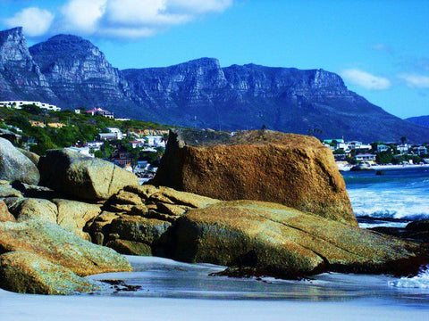 CAPE TOWN, SOUTH AFRICA : The city of contrasts, the city of beauty